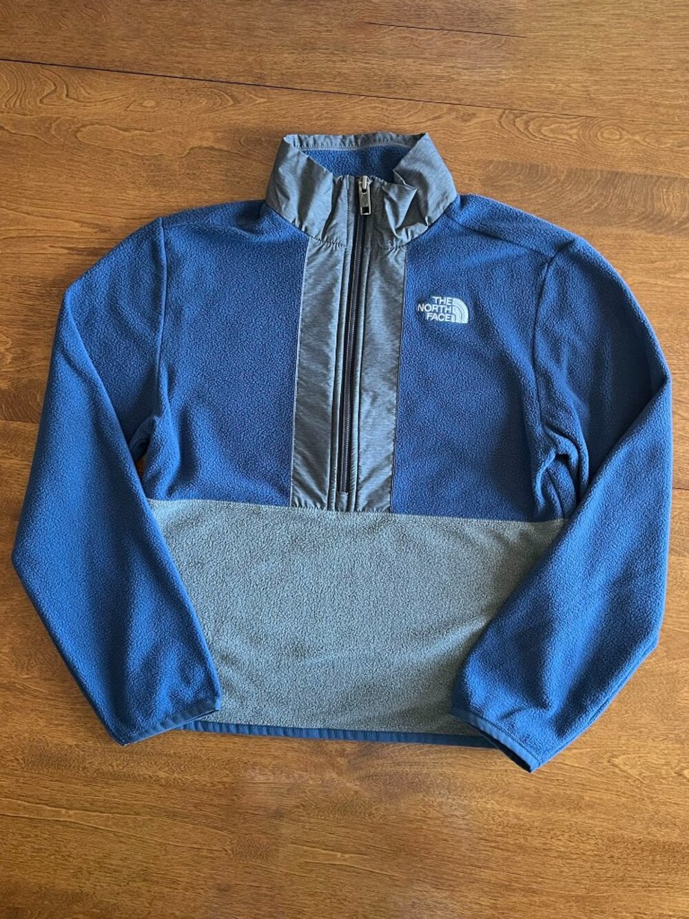 The North Face half-zip blue and gray fleece M 10